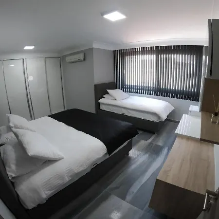 Dkd Deluexe Hotel *