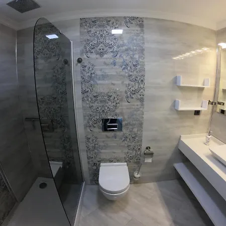 Dkd Deluexe Hotel *